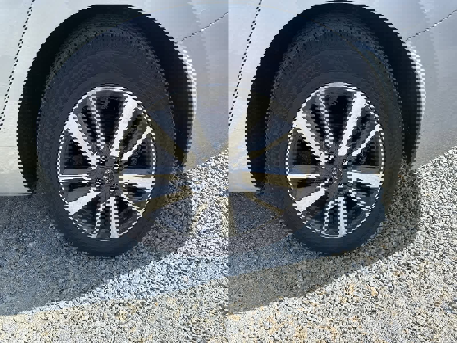 Used 2024 Nissan Versa SV image 8