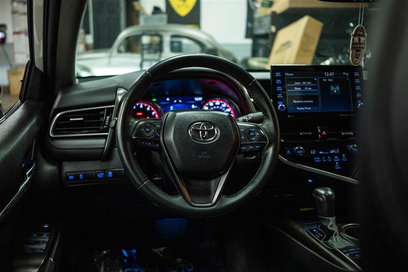 Used 2022 Toyota Camry XSE image 16