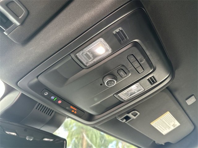 Used 2023 GMC Yukon SLT image 16