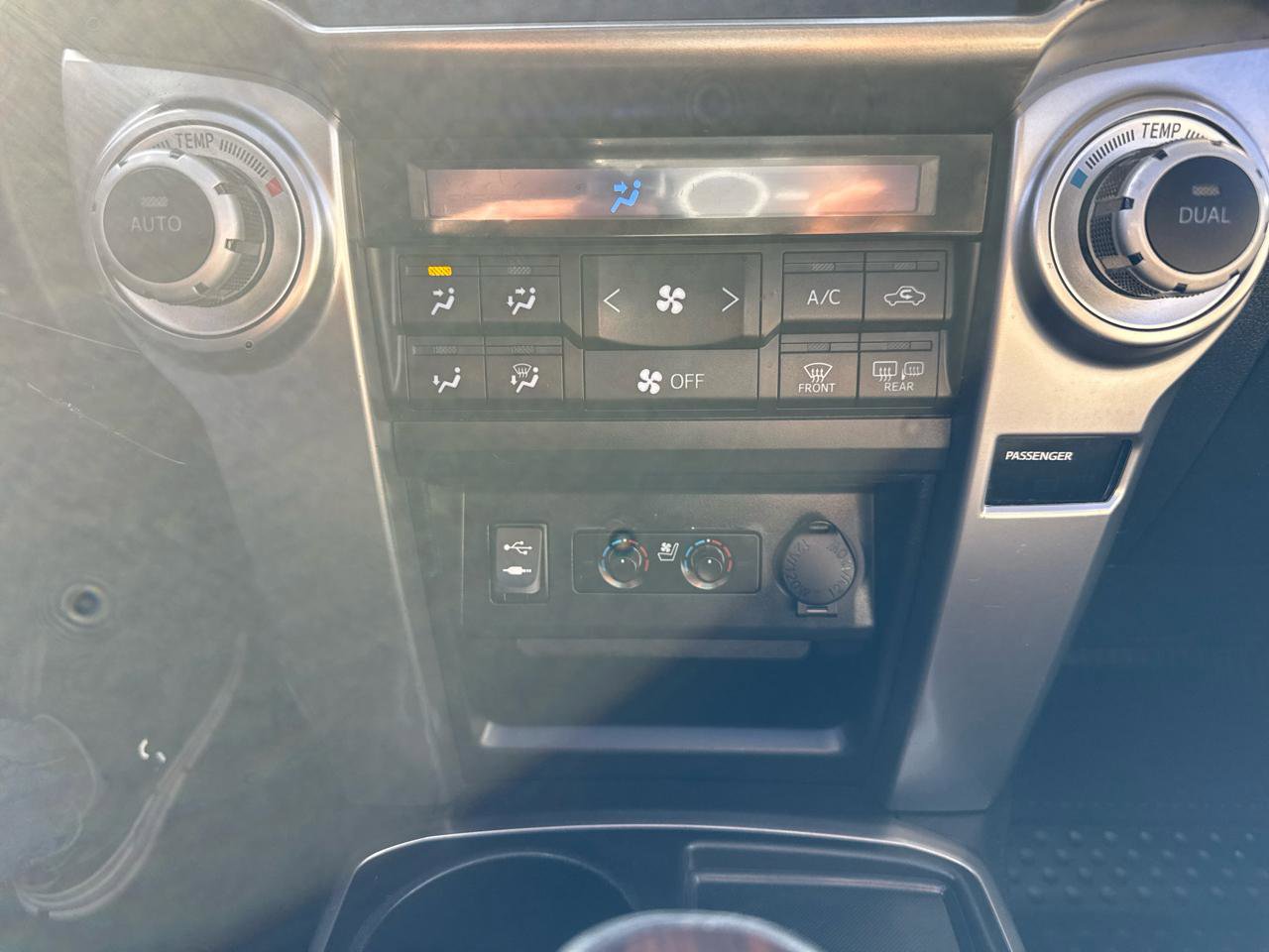 Used 2014 Toyota 4Runner Limited image 23
