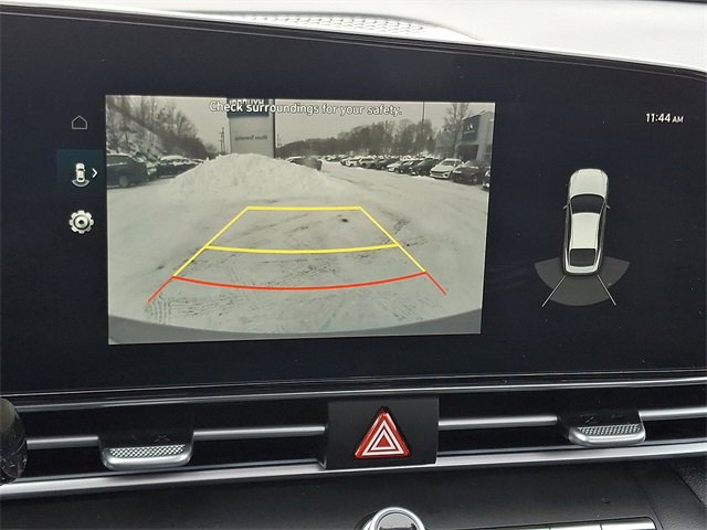 Certified 2023 Hyundai Elantra Limited w/ Preferred Accessory Package image 18