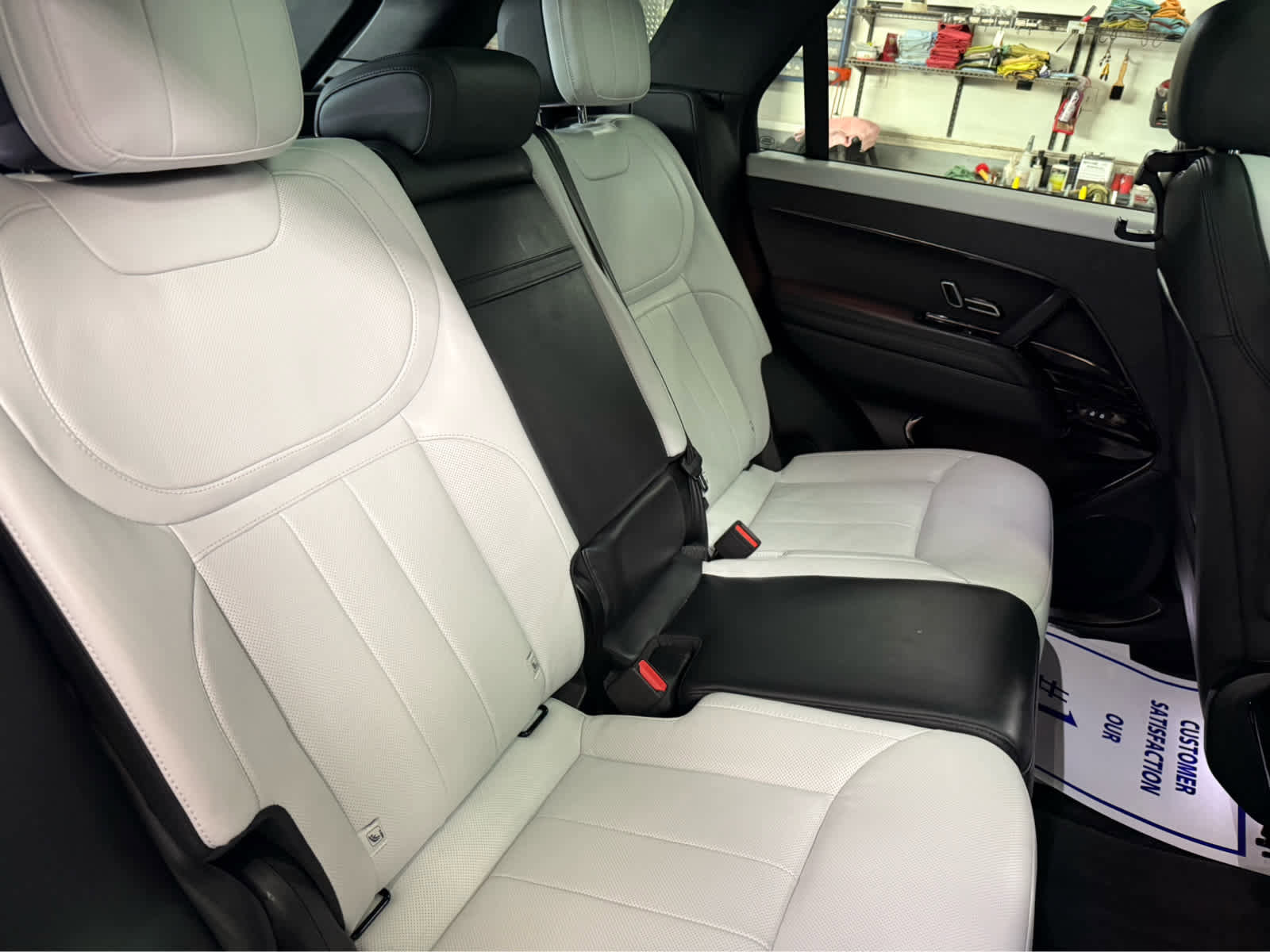 Used 2023 Land Rover Range Rover Sport SE Dynamic image 40