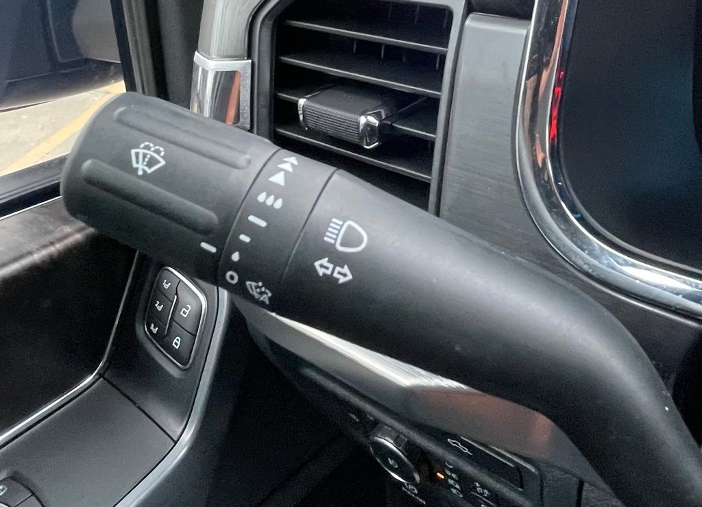 Used 2021 Ford F150 Lariat w/ Tow Technology Package image 17