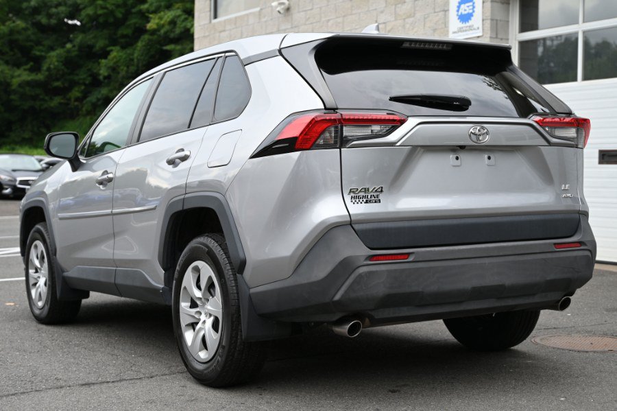 Used 2023 Toyota RAV4 LE AWD/4WD image 3