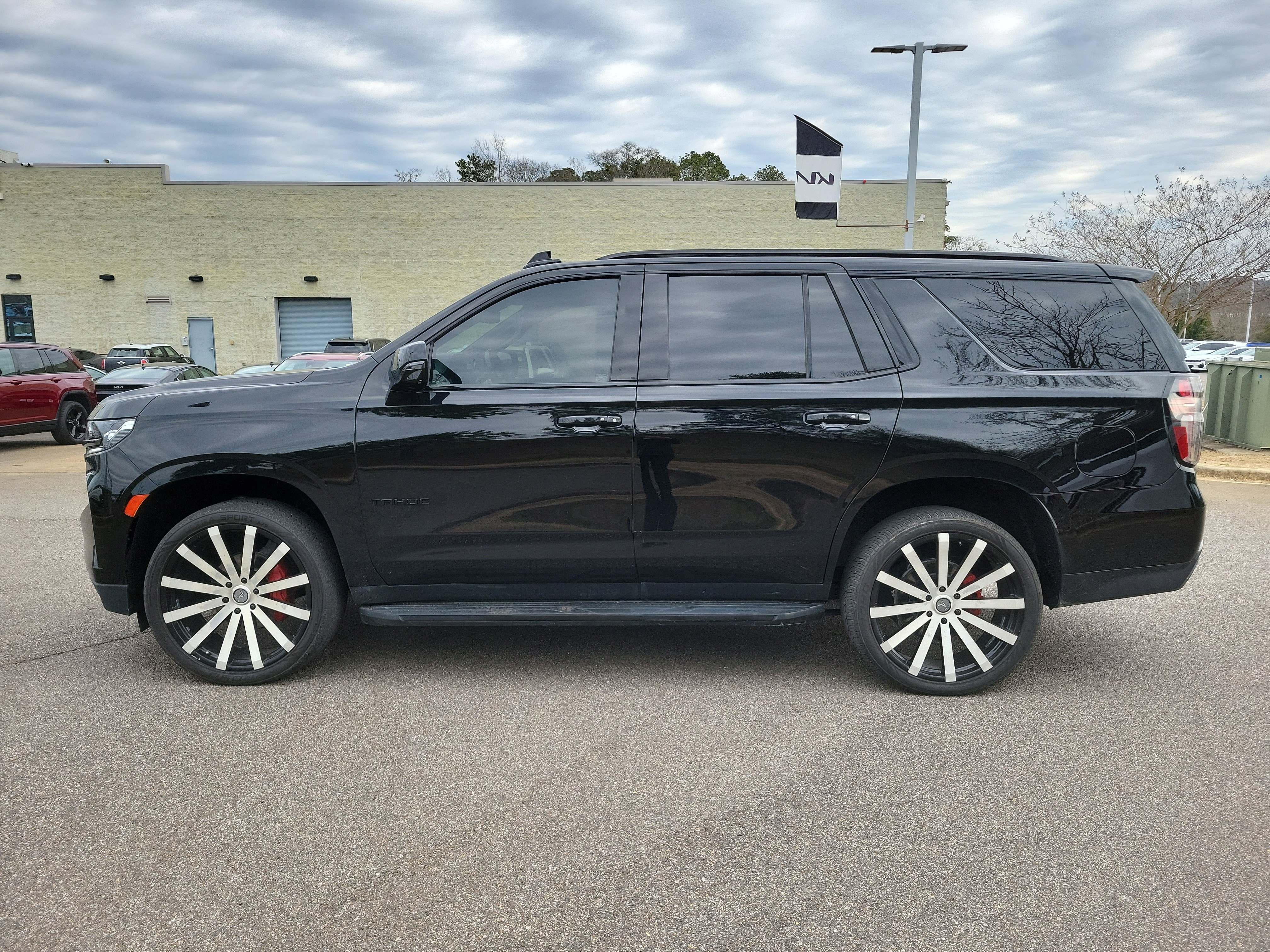 Used 2021 Chevrolet Tahoe RST w/ Luxury Package image 28