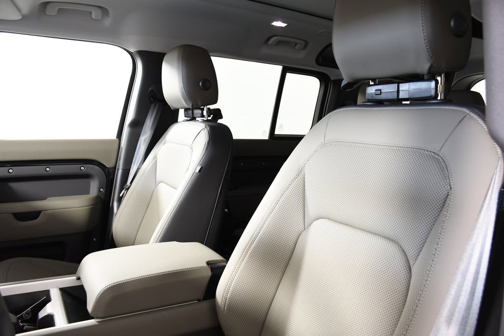 Certified 2025 Land Rover Defender 110 S image 17