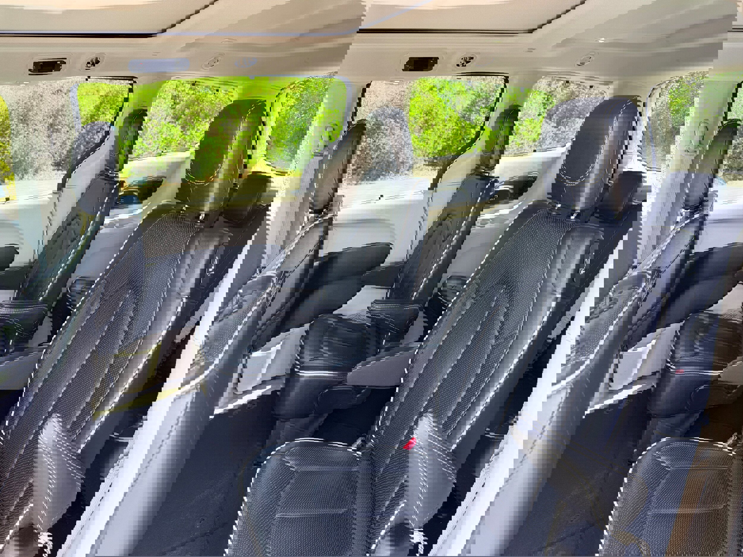 Used 2023 Chrysler Pacifica Limited image 11