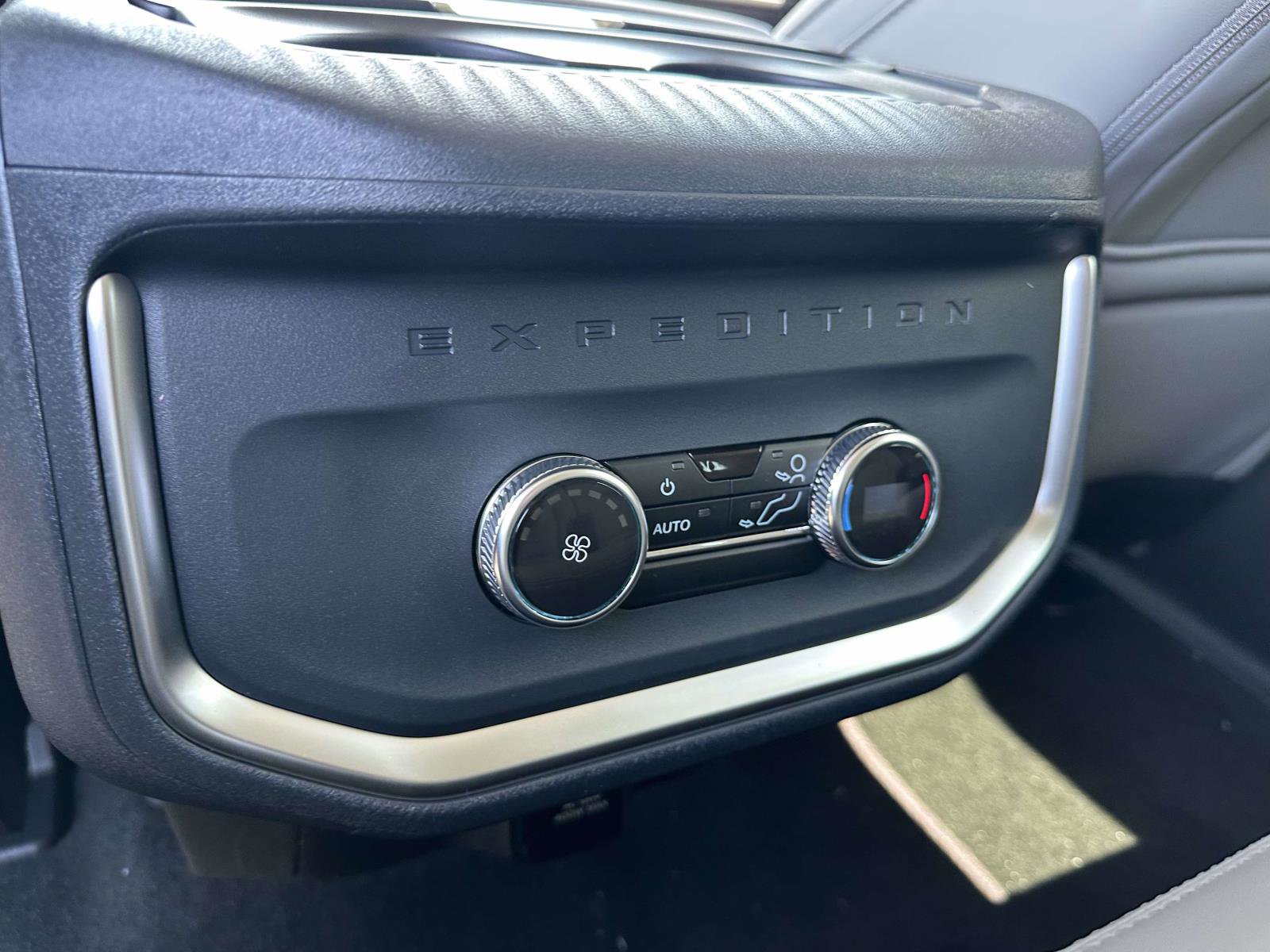 New 2026 Ford Expedition Max Active image 9