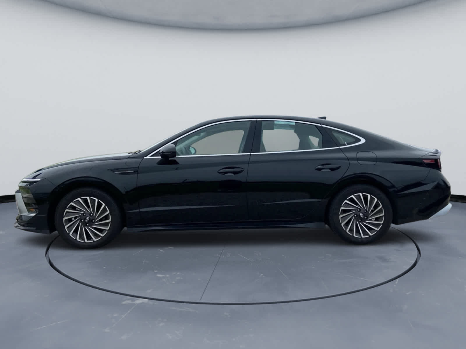 Used 2025 Hyundai Sonata Limited FWD image 11