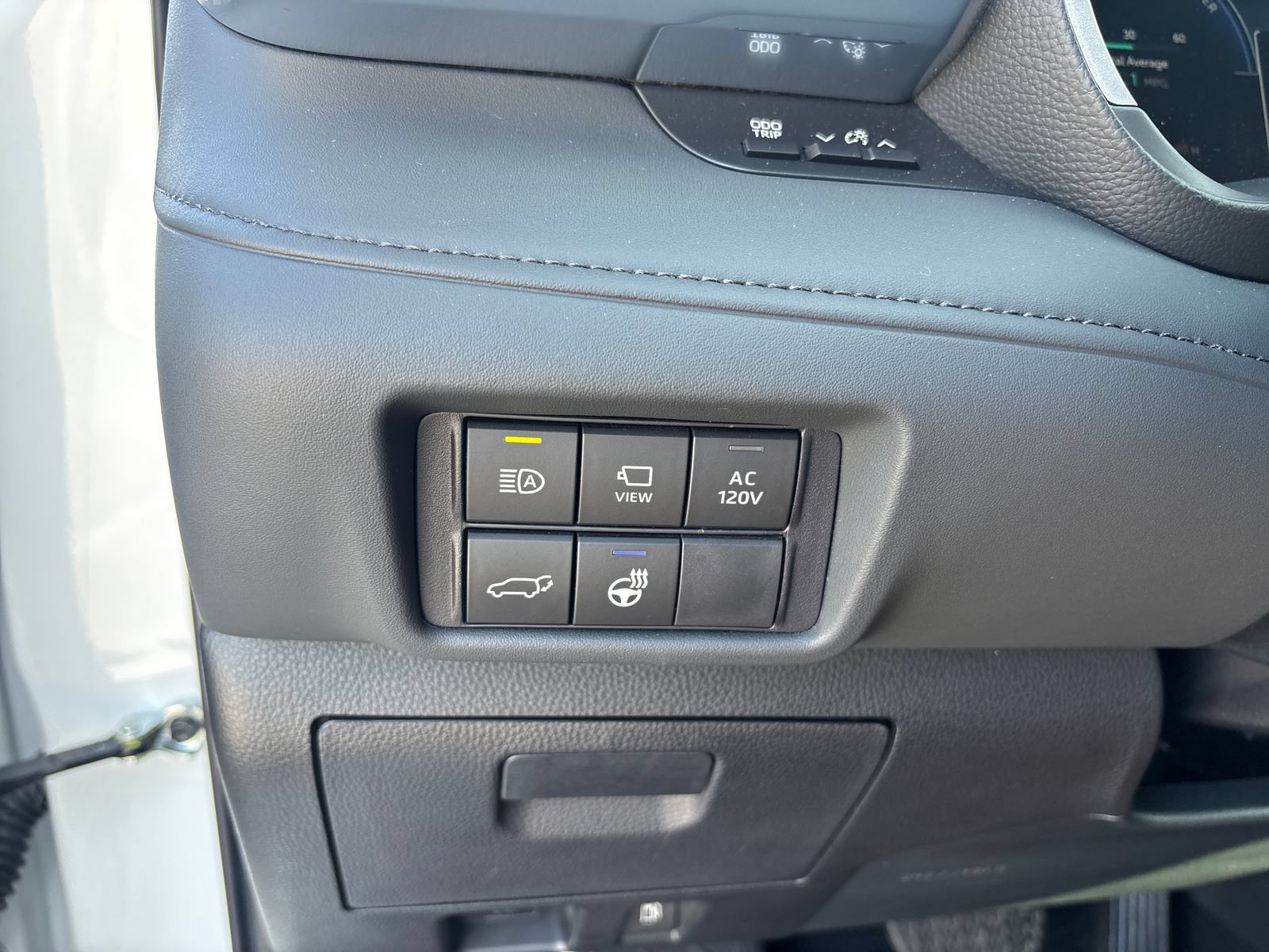 Used 2025 Toyota Highlander Limited AWD/4WD image 30