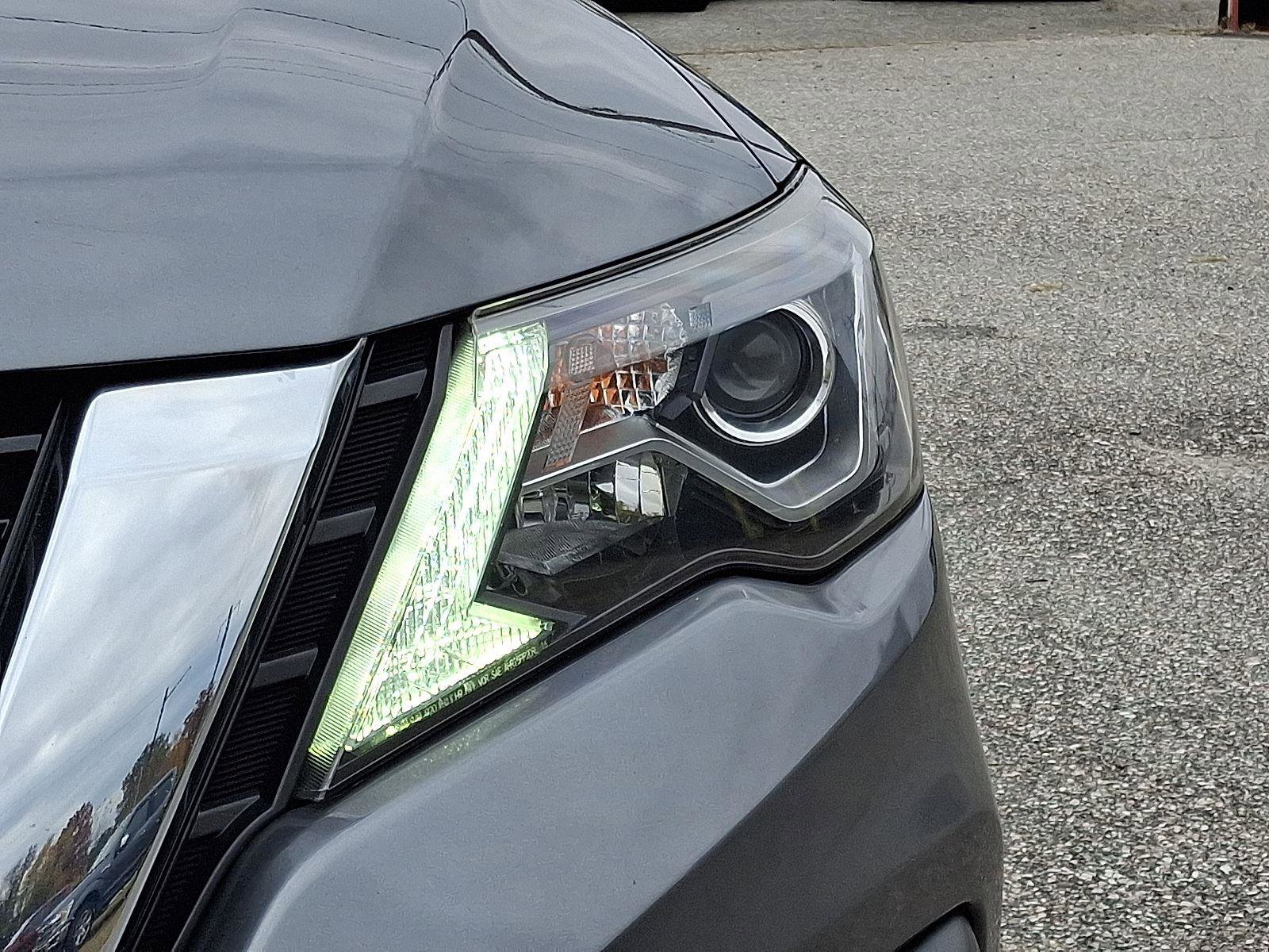 Used 2020 Nissan Pathfinder S image 9