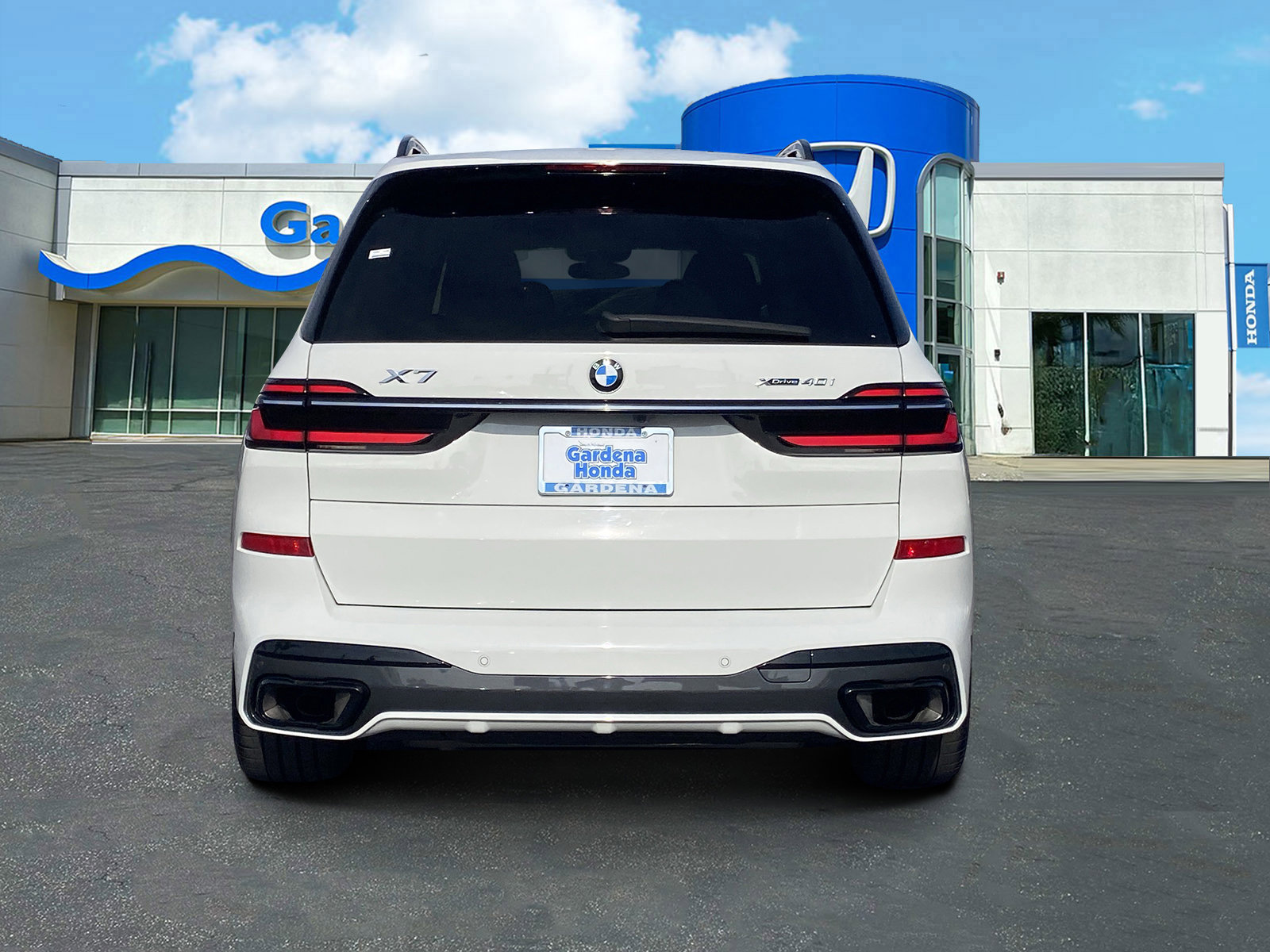 Used 2023 BMW X7 xDrive40i w/ M Sport Package image 5