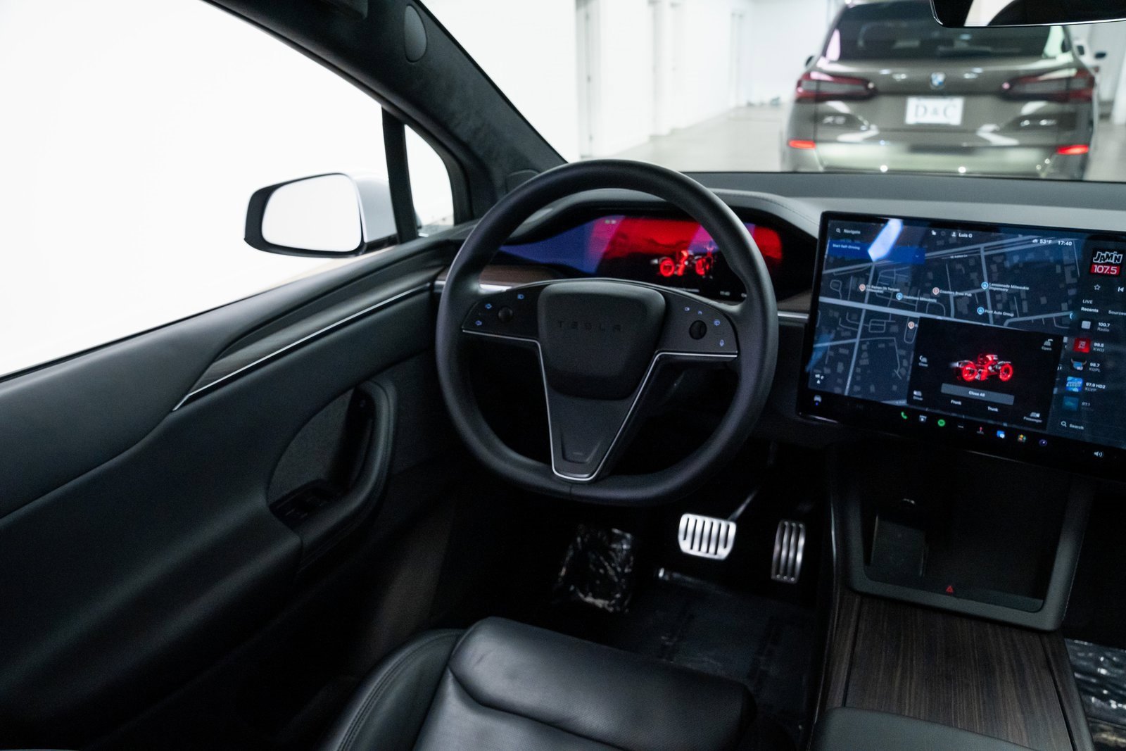 Used 2025 Tesla Model X image 10