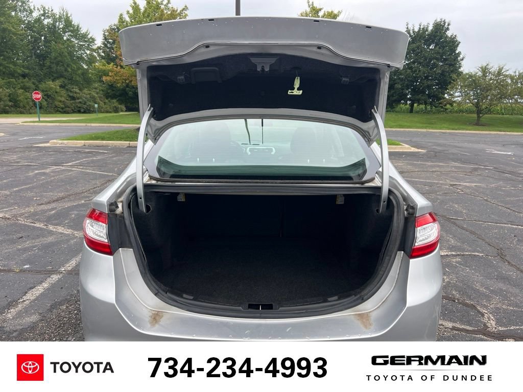 Used 2016 Ford Fusion SE FWD image 12