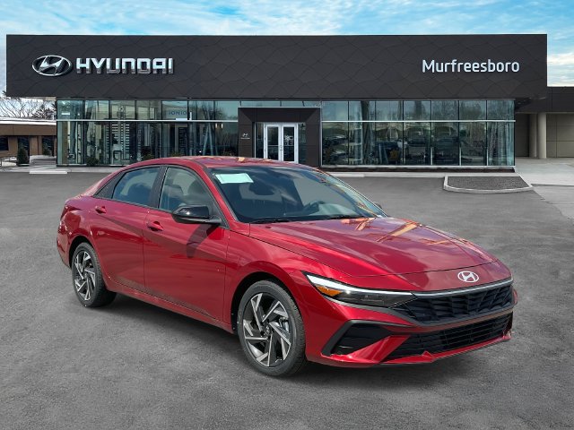 Used 2025 Hyundai Elantra Sport FWD image 3