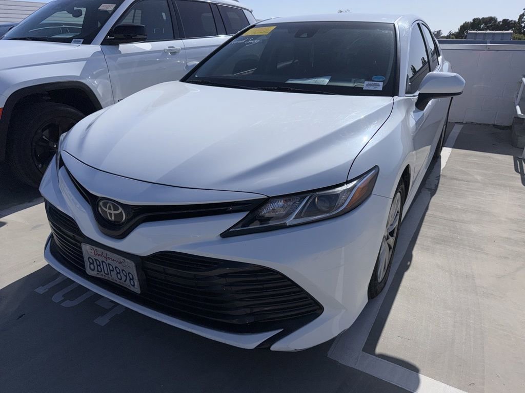 Used 2018 Toyota Camry LE FWD image 2