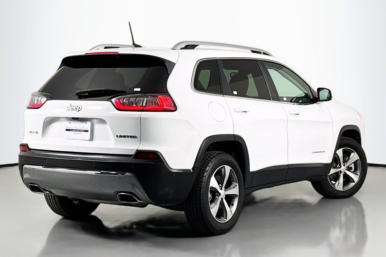 Used 2021 Jeep Cherokee Limited image 11