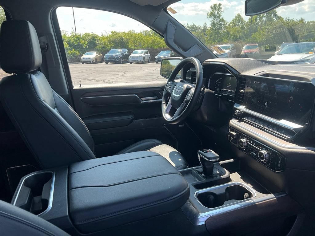 Used 2024 GMC Sierra 1500 SLT w/ SLT Premium Plus Package AWD/4WD image 9