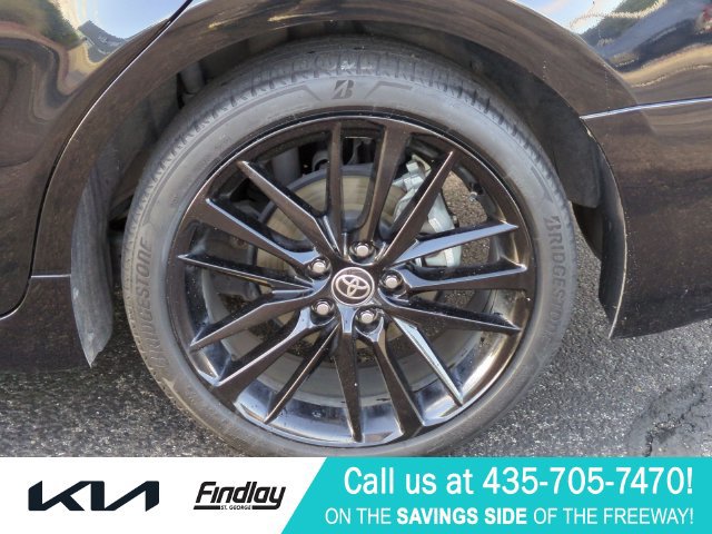 Used 2022 Toyota Camry XSE w/ Navigation Upgrade Package FWD image 12