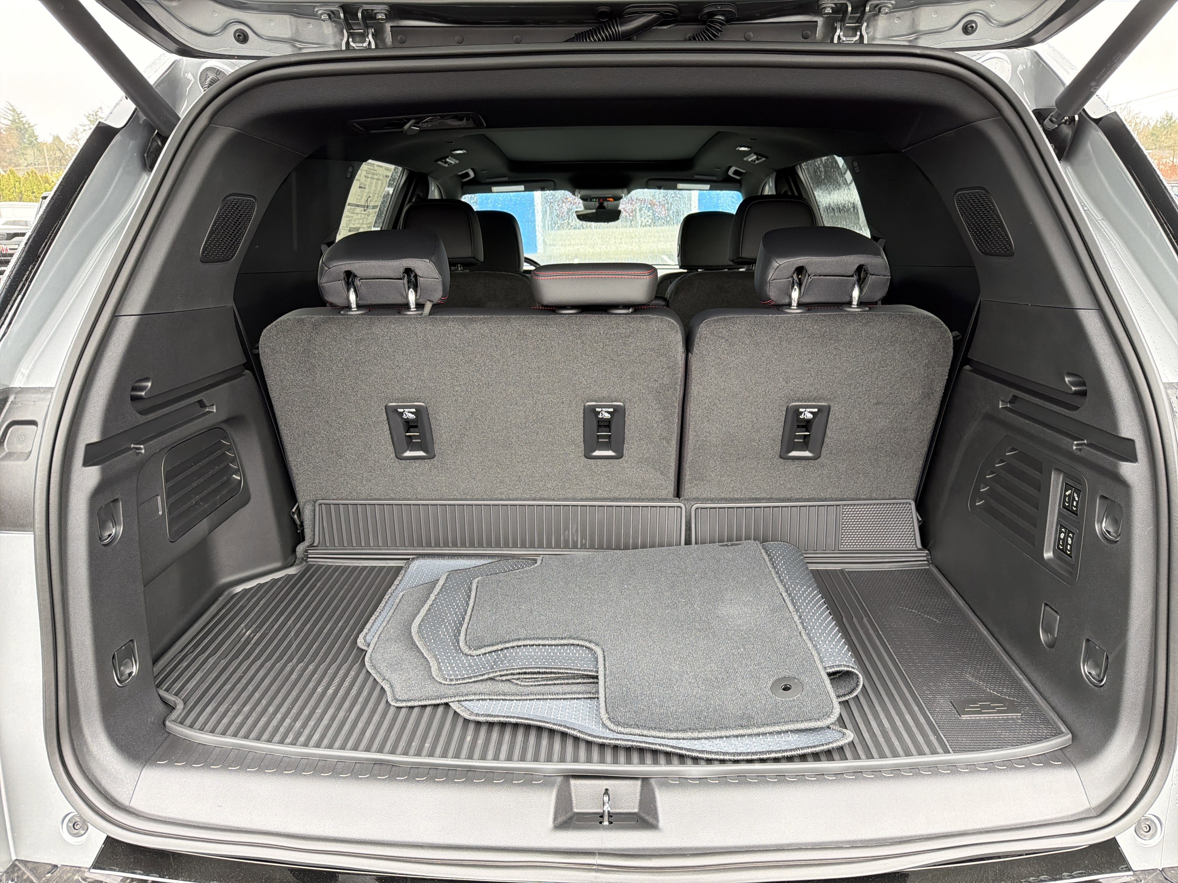 New 2026 Chevrolet Traverse RS image 5