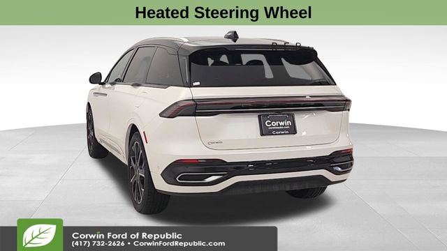 Used 2024 Lincoln Nautilus Reserve w/ Equipment Group 202A image 7