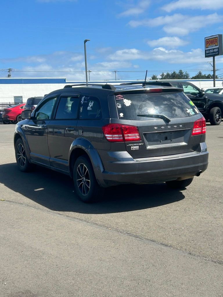 Used 2018 Dodge Journey SE w/ Blacktop Package FWD image 4