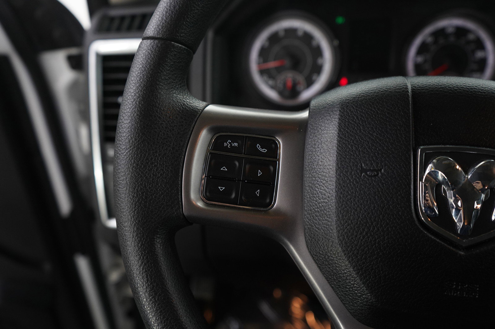 Used 2023 RAM 1500 Classic SLT image 20