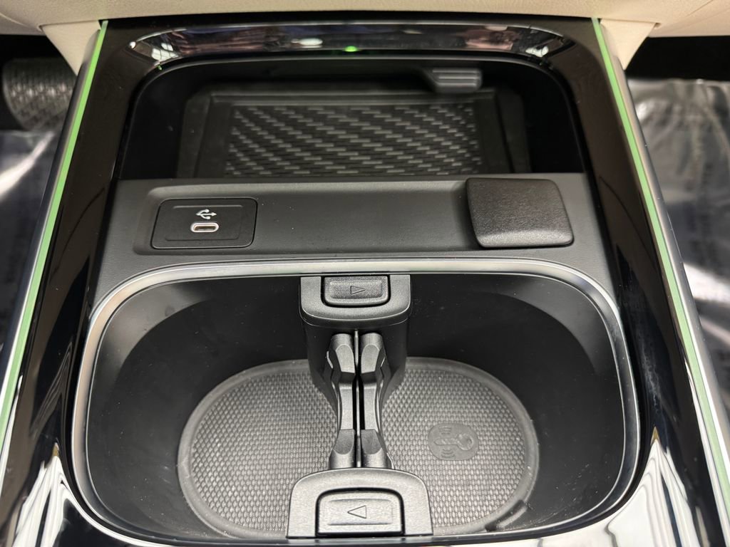 Used 2026 Mercedes-Benz GLB 250 4MATIC image 16