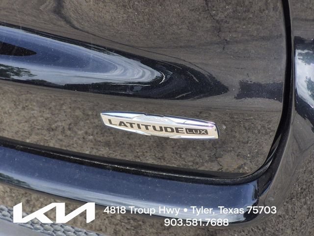 Used 2023 Jeep Compass Latitude AWD/4WD image 8