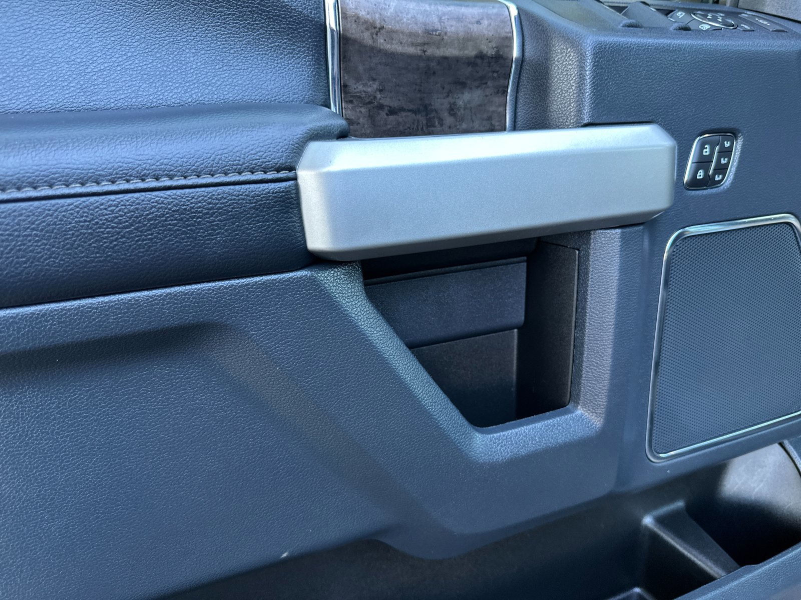 Certified 2022 Ford F250 Lariat w/ Lariat Ultimate Package image 11