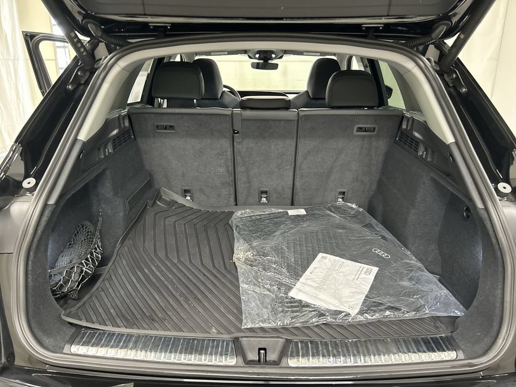 Used 2025 Audi Q5 Premium Plus w/ Premium Plus AWD/4WD image 24