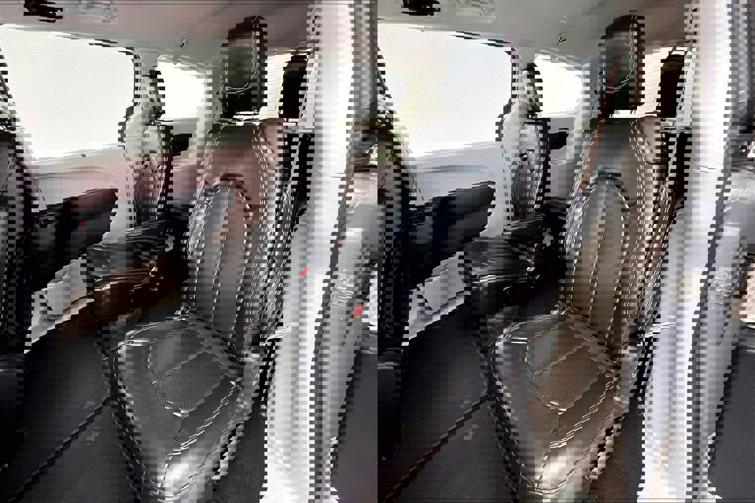 Used 2020 Chrysler Voyager Lxi image 19