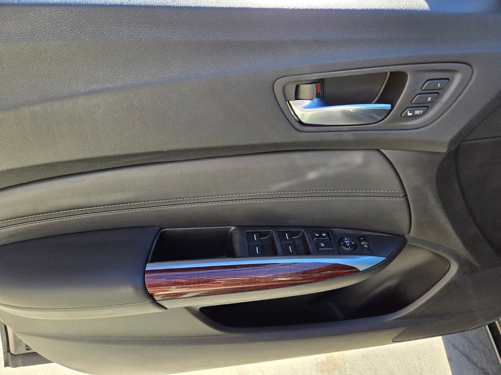 Used 2017 Acura TLX w/ Technology Package FWD image 22