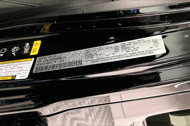 Used 2025 Jeep Wrangler Unlimited Sahara w/ Safety Group image 39