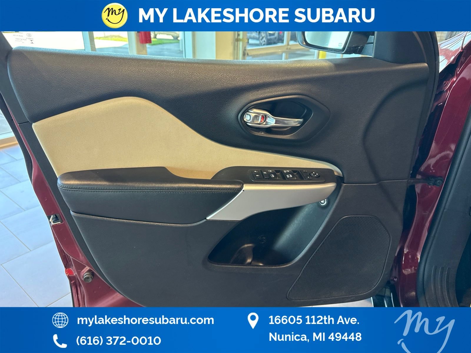 Used 2018 Jeep Cherokee Latitude AWD/4WD image 17