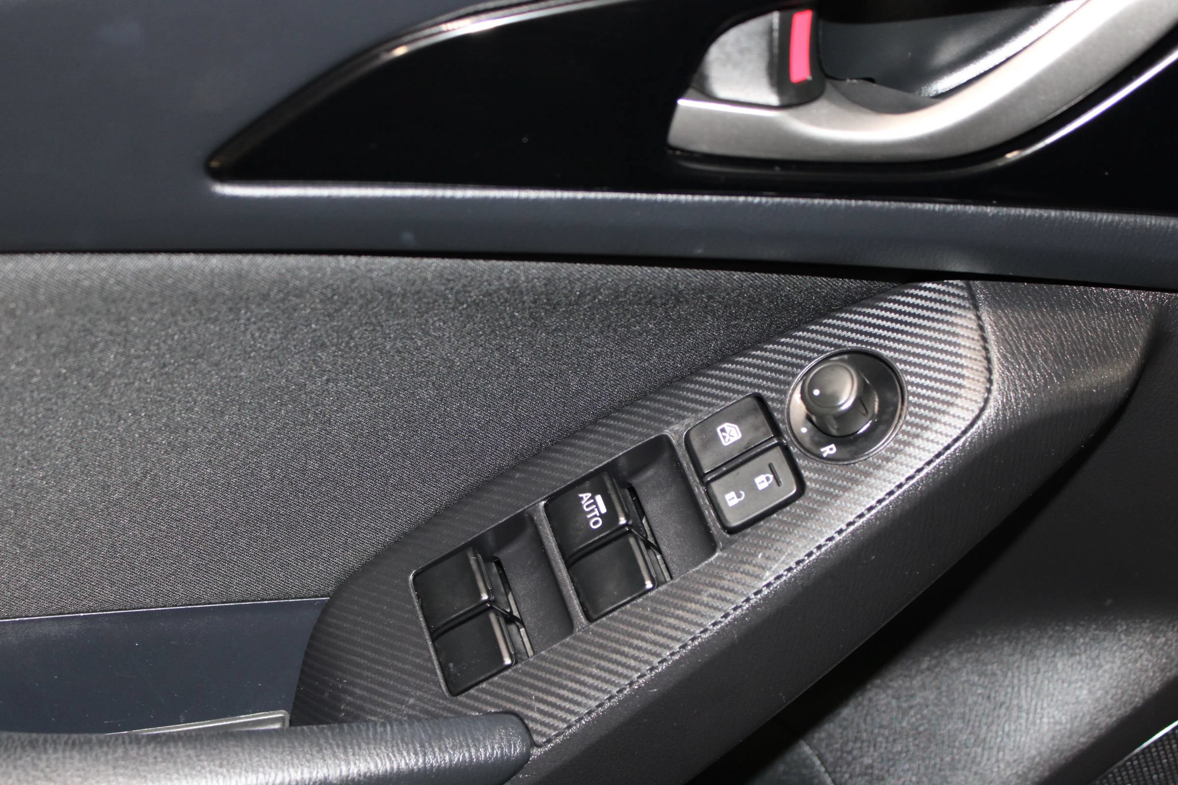 Used 2015 MAZDA MAZDA3 i Sport FWD image 9