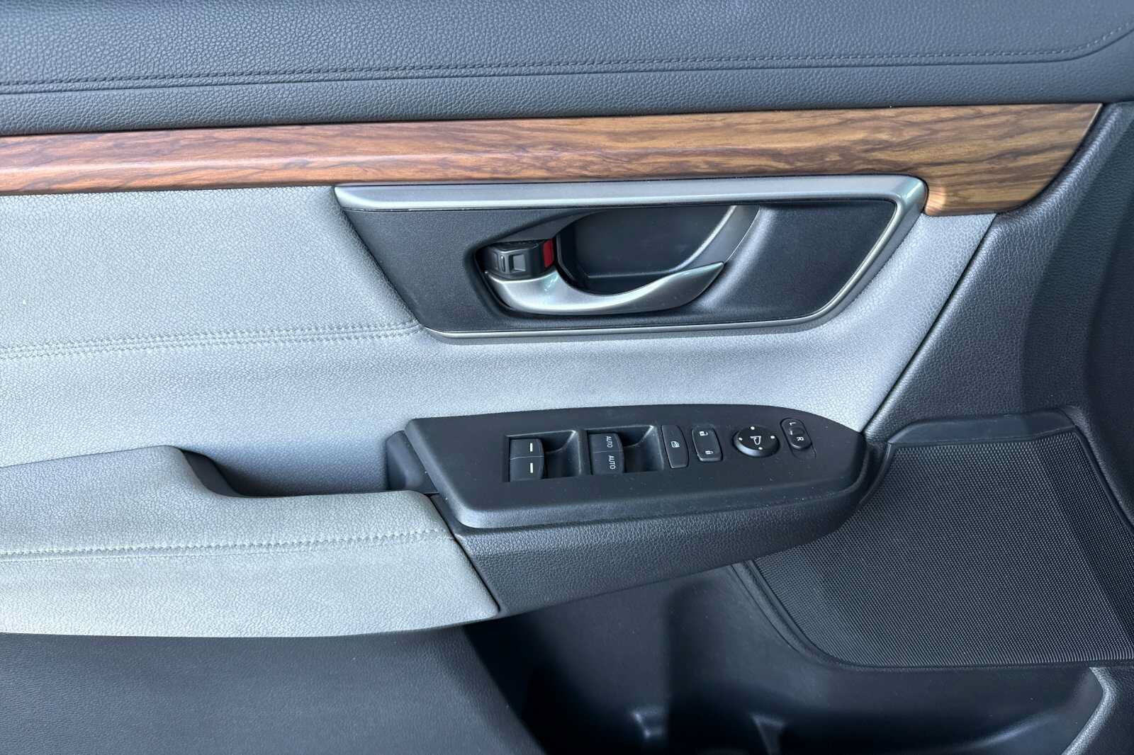 Used 2017 Honda CR-V EX image 11