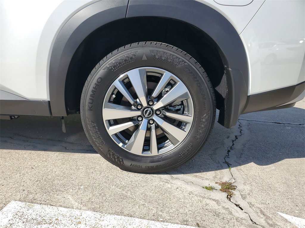 New 2025 Nissan Pathfinder SL image 5