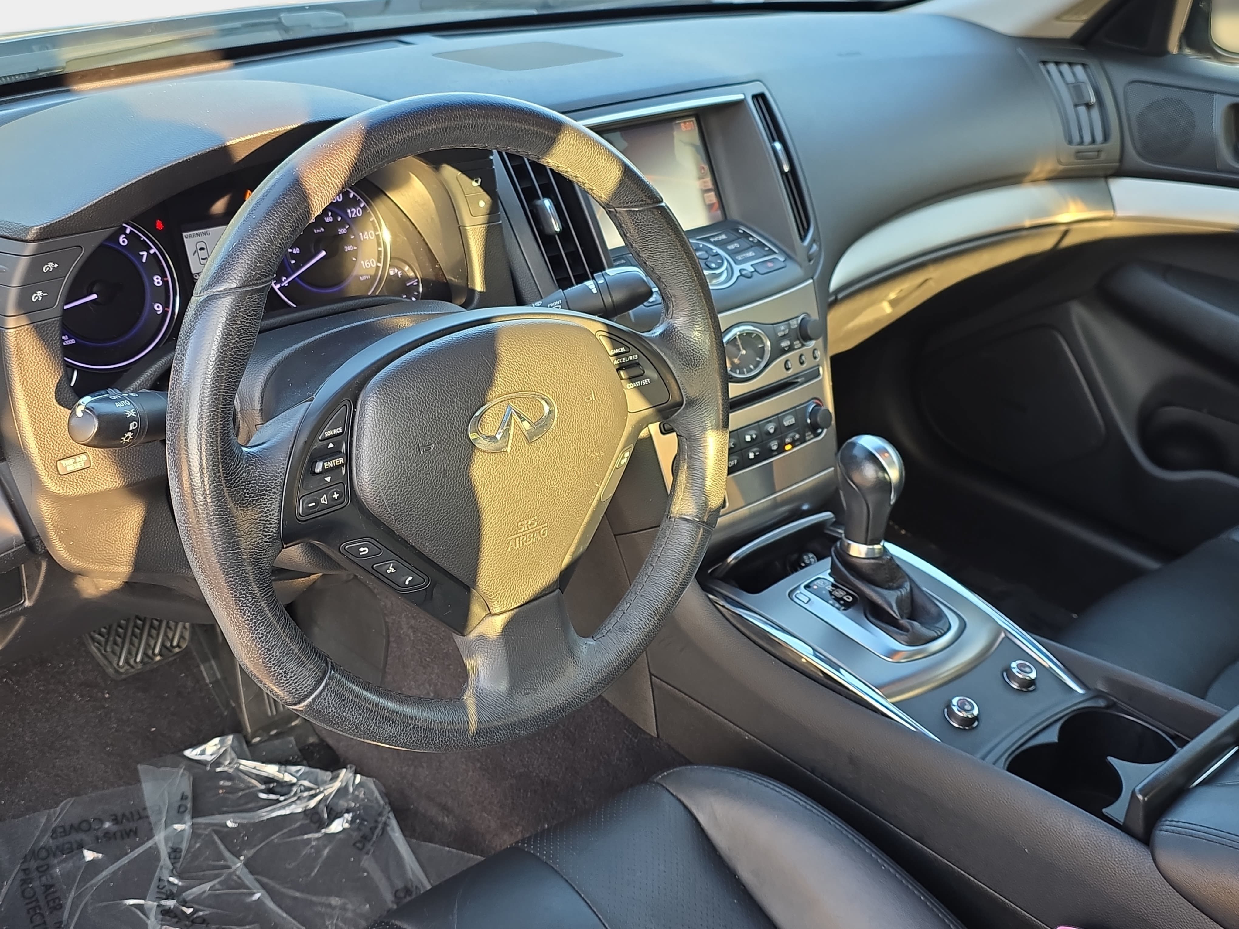 Used 2015 INFINITI Q40 w/ Navigation Package RWD image 13