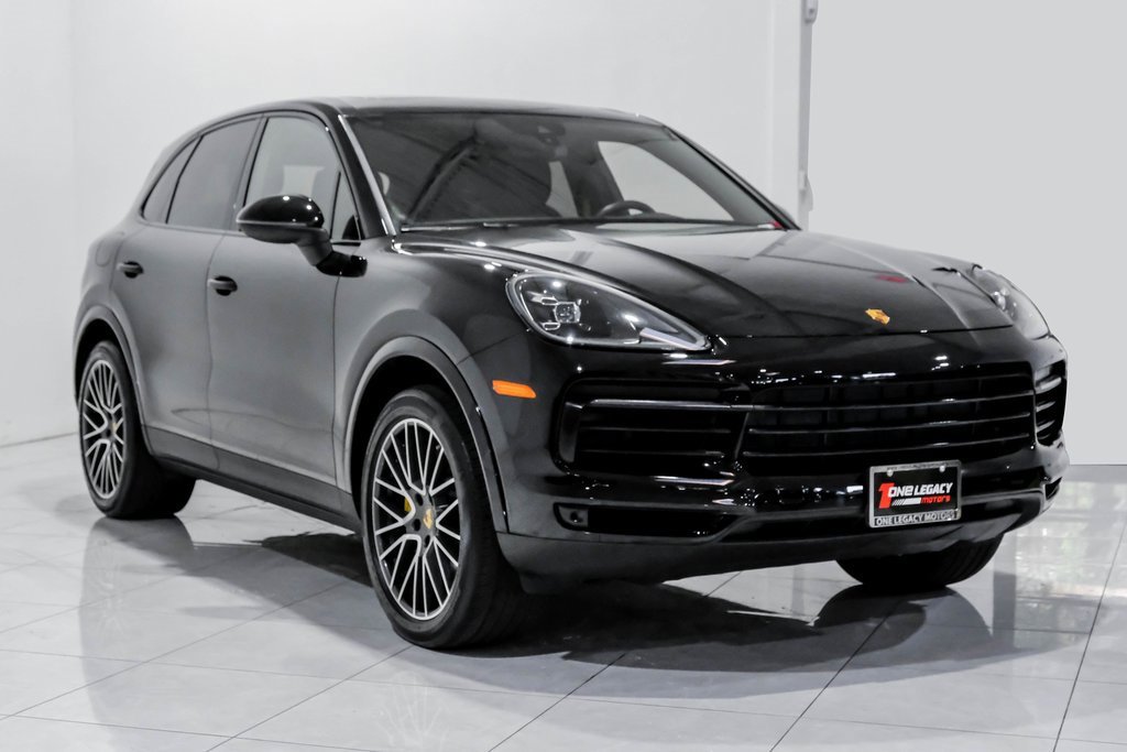 Used 2023 Porsche Cayenne image 3