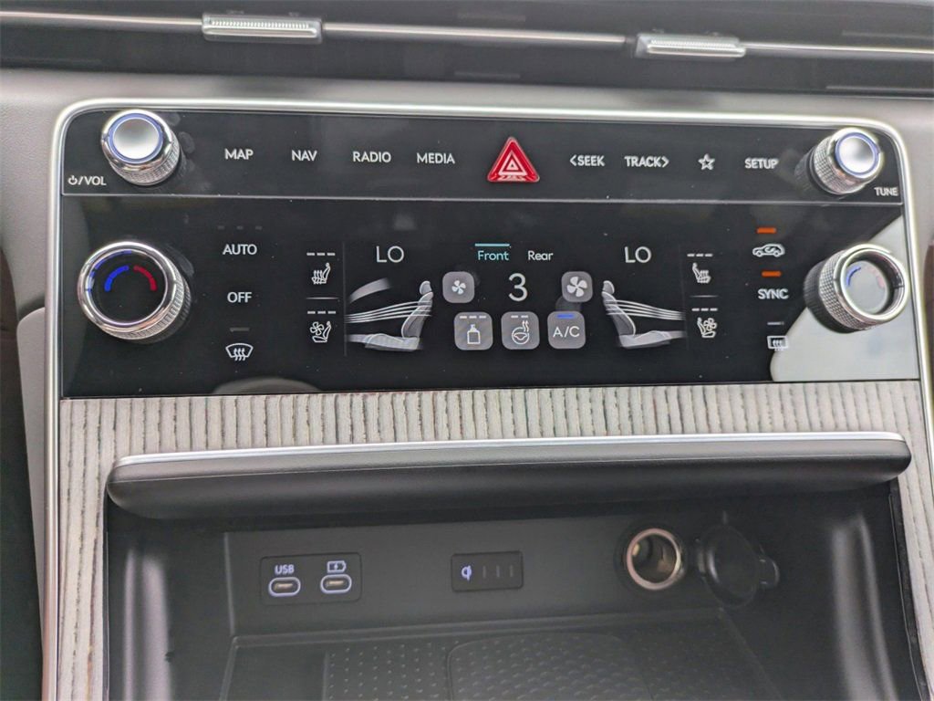 New 2025 Genesis GV80 3.5T Prestige image 21