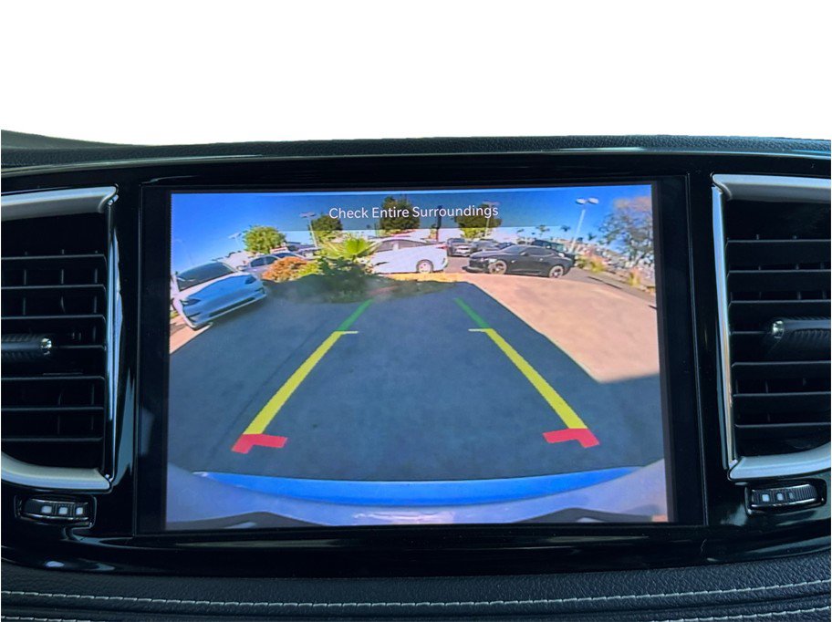 Used 2022 Chrysler Pacifica Touring-L FWD image 17