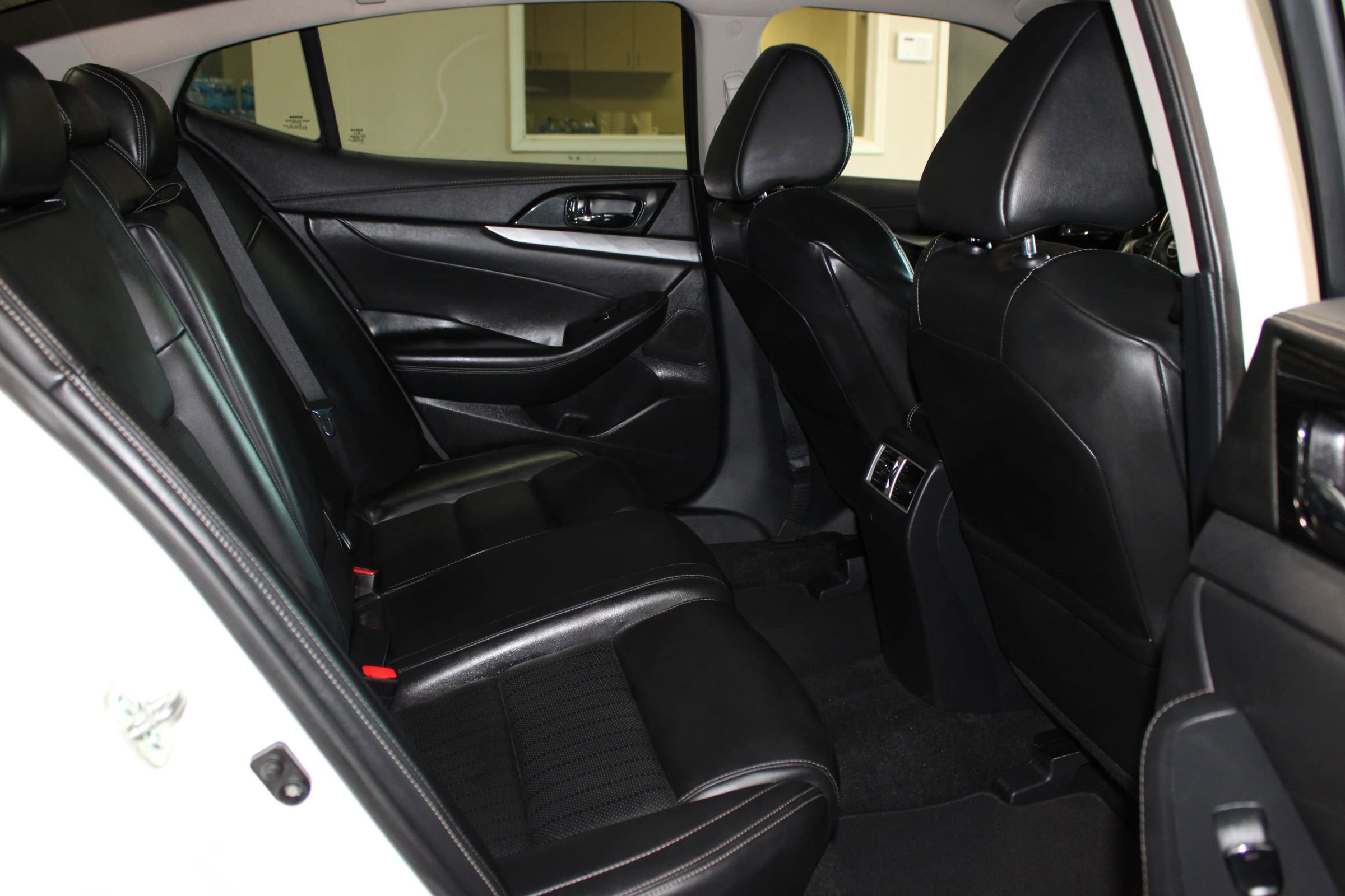 Used 2017 Nissan Maxima 3.5 SV FWD image 31