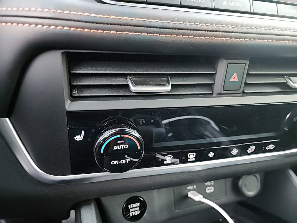 Used 2025 Nissan Rogue SV image 9