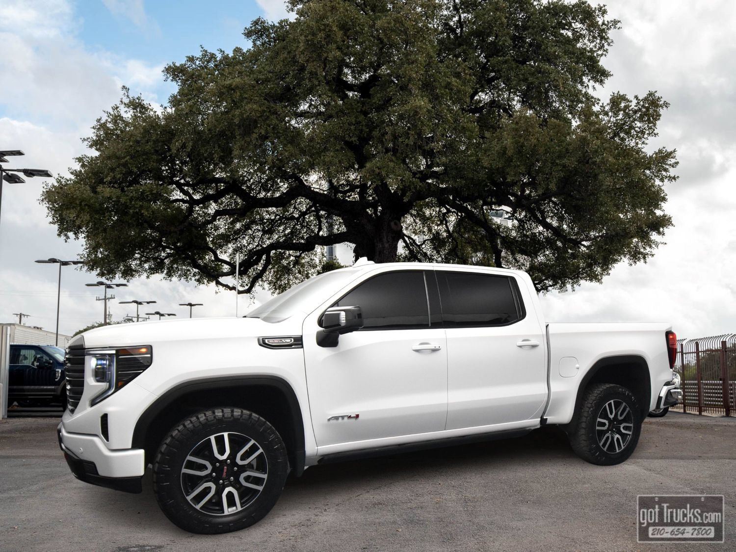 Used 2023 GMC Sierra 1500 AT4 w/ Technology Package AWD/4WD video 1