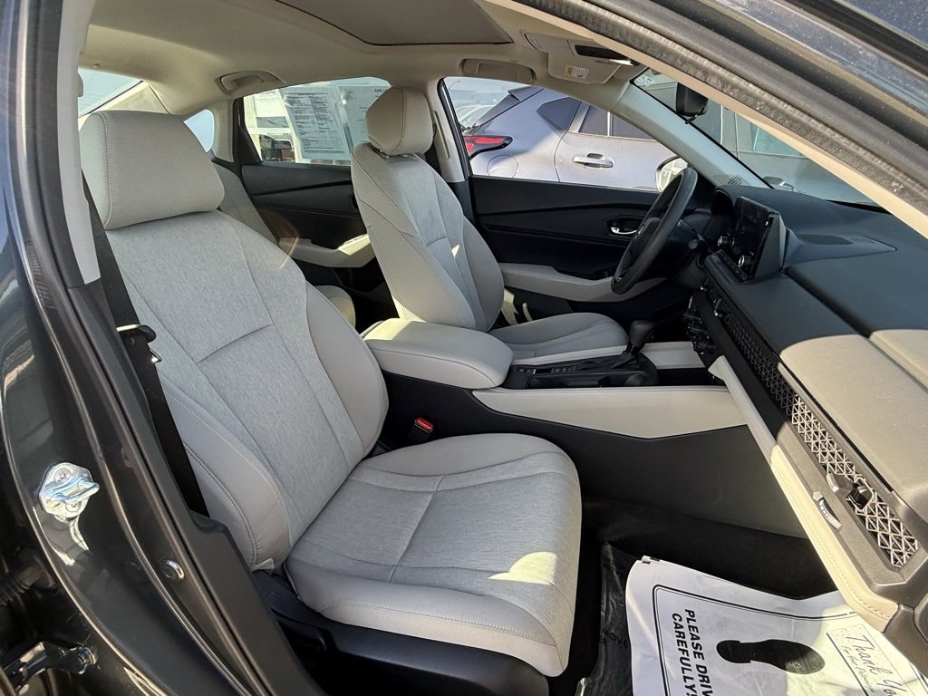 Used 2024 Honda Accord EX image 11
