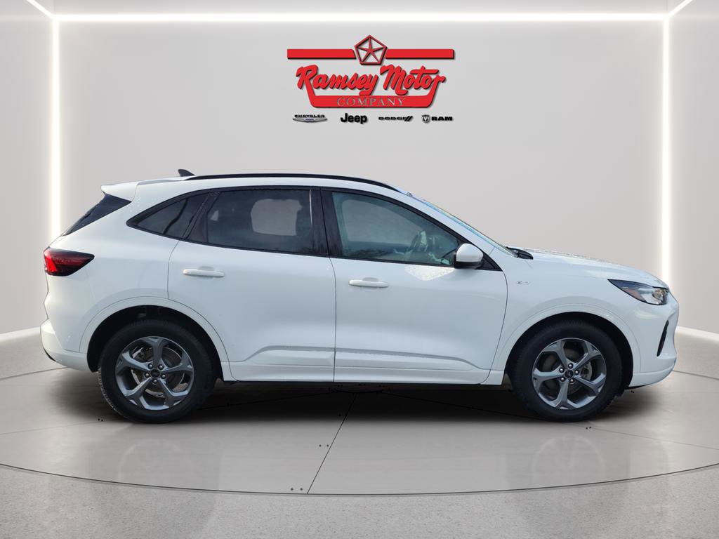 Used 2023 Ford Escape ST-Line Select image 6