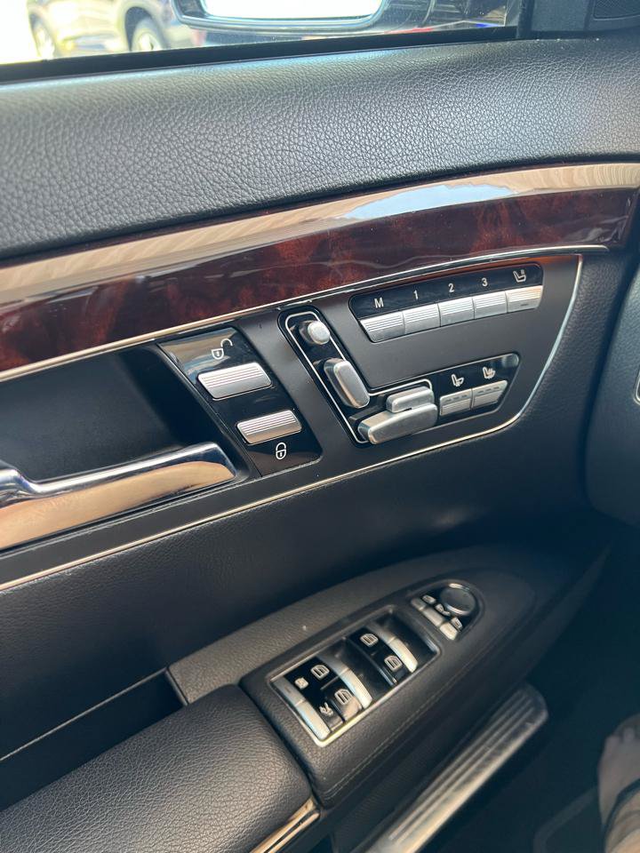Used 2011 Mercedes-Benz S 550 4MATIC image 26
