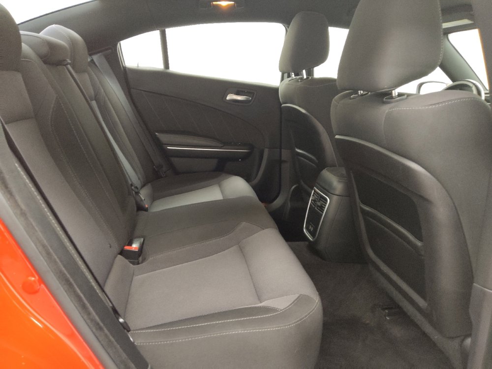 Used 2017 Dodge Charger SXT image 19