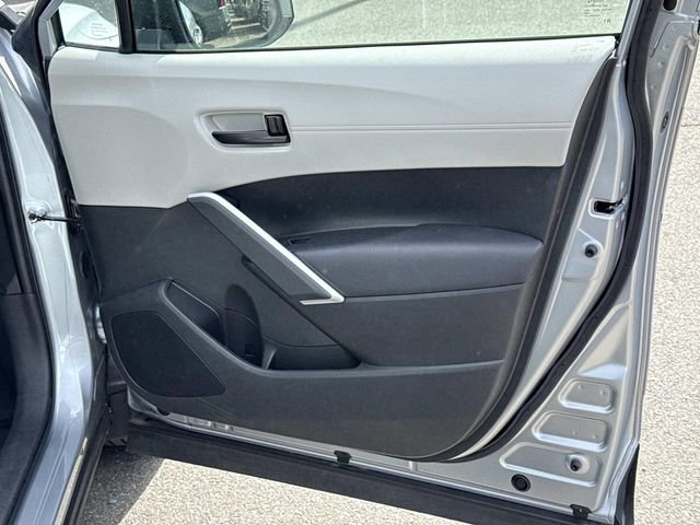 Used 2023 Toyota Corolla Cross L image 8